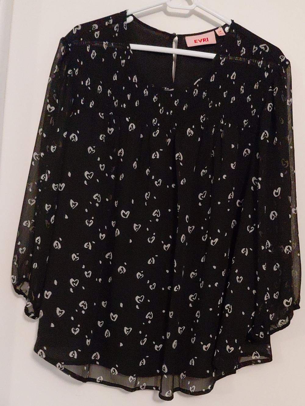 EVRI Black Chiffon Top with White Heart Print. Women's Size 2X